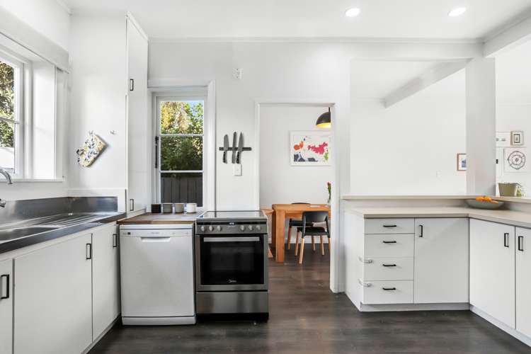 2/18 Reid Road New Lynn_5