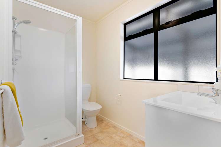 4 Marine Parade Mellons Bay_19