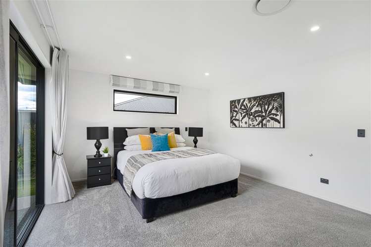 69 Southfield Drive Lincoln_20