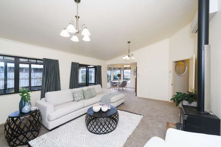 8 Suffolk Crescent Feilding_5