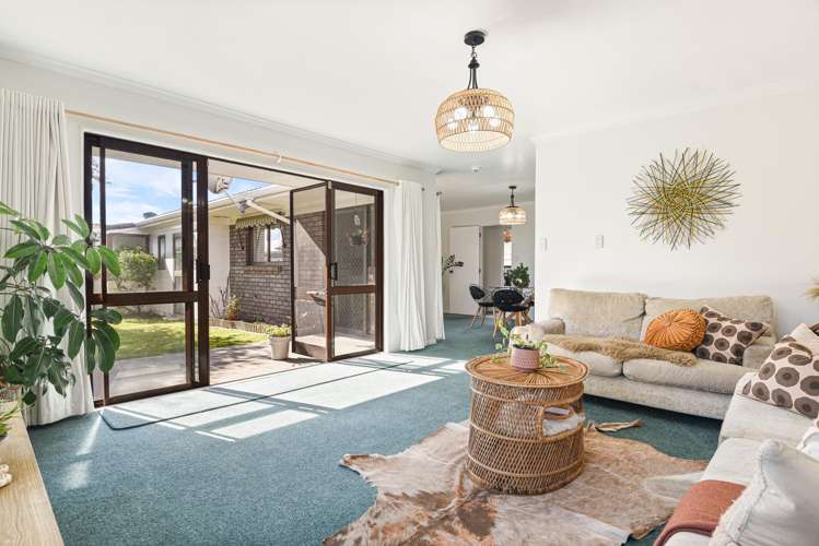 42a Holland Street Glenholme_1