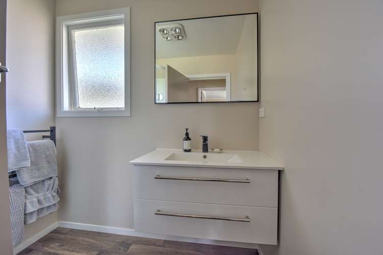 6 Main Street Mataura_12