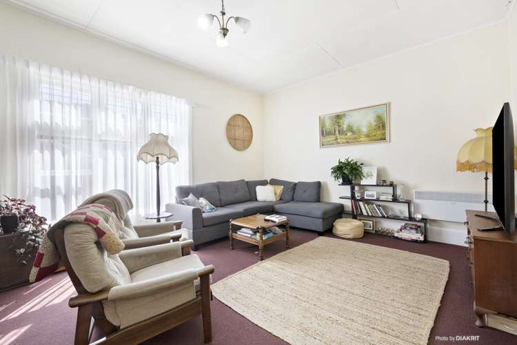 213 The Parade Island Bay_1