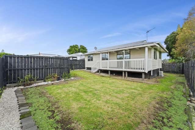 Owners moving out, HERE'S YOUR CHANCE!