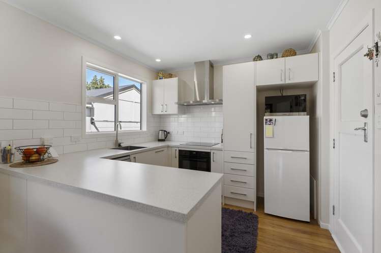 4 Kowhai Street Otaki Beach_2