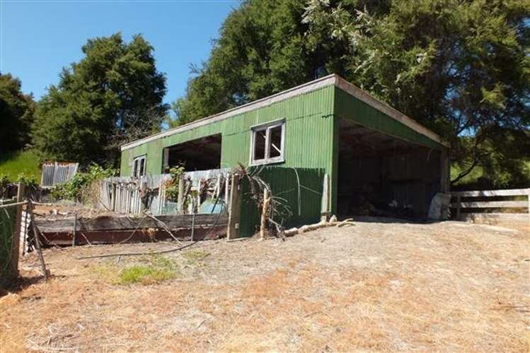 137 Barrys Bay Valley Road Duvauchelle_12