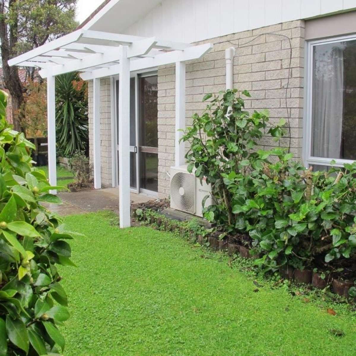Cherrywood: Tidy Two Bedroom Unit 2