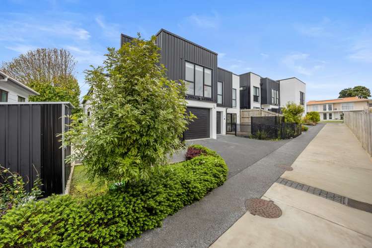 22D Borrowdace Avenue Botany Downs_3