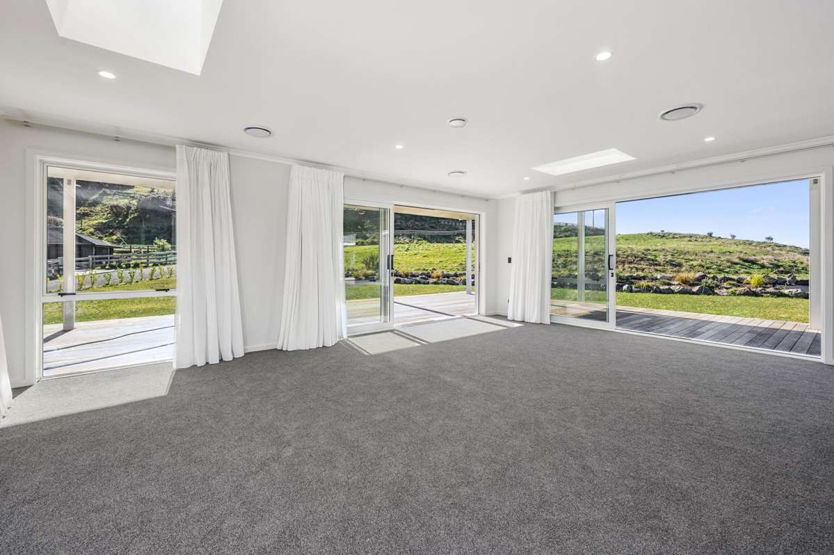54 Great West Road_1