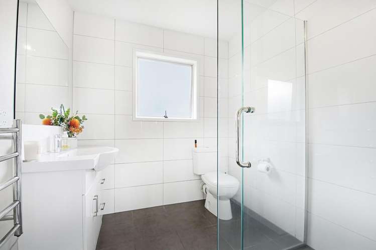 Unit 2/17 Kemp Road Massey_8