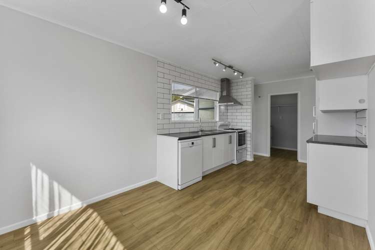 275 Wellington Road Wainuiomata_5