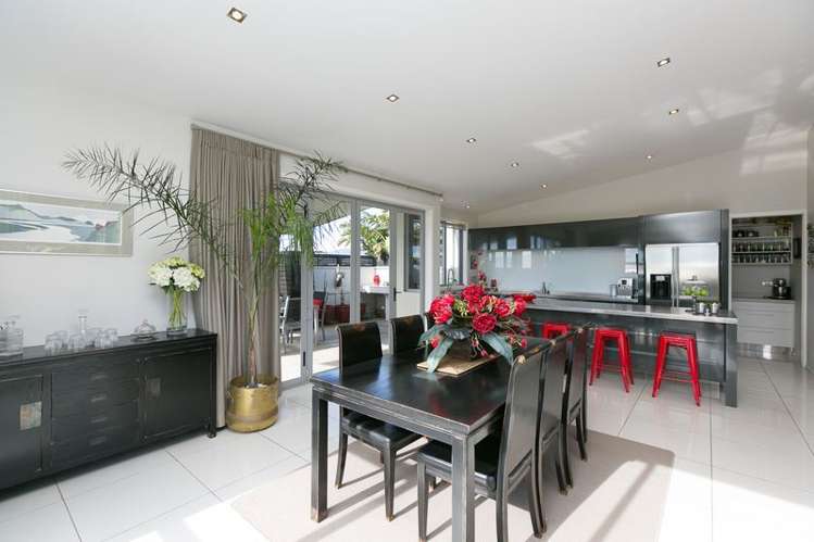 9c Dolphin Parade Bell Block_43