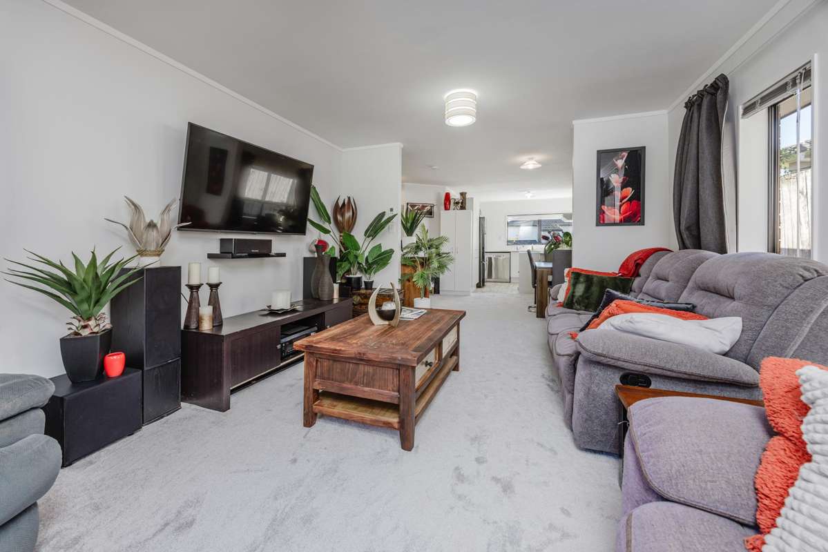 2/8 Lochend Place_2