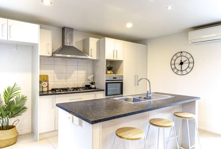 82 Barrington Drive Huntington_6