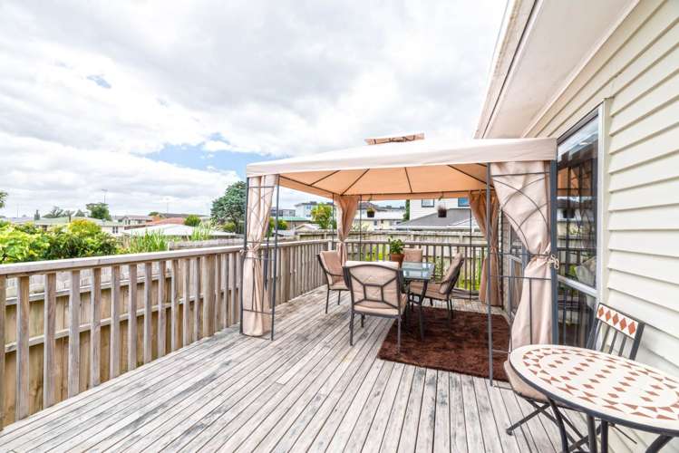 5b Sheehan Road Te Atatu South_17