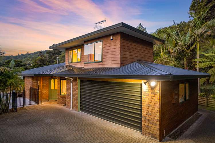 1075 Huia Road Huia_19