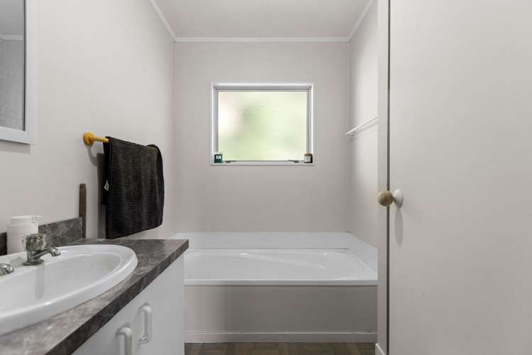 156 Levers Road Matua_17