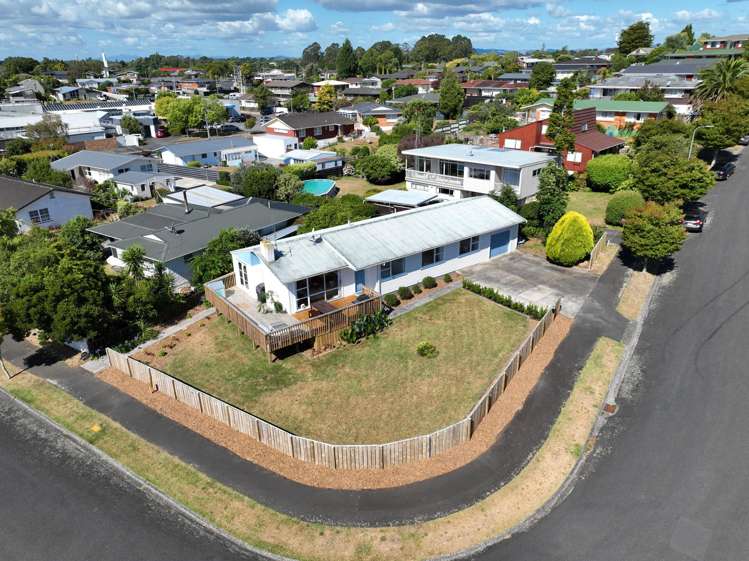 32 Resthill Crescent Glenview_20