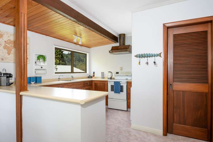 2 Huia Street Waikawa_16