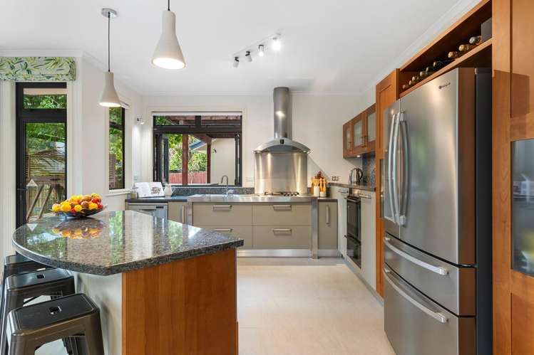 11 Churchouse Road Greenhithe_10