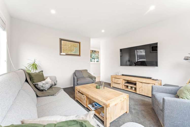 8 Matahae Crescent Milldale_6