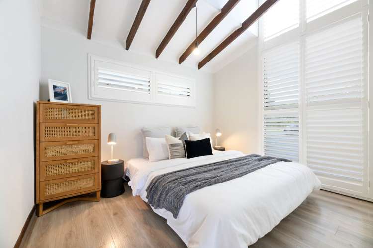 2/199 Glenfield Road Hillcrest_8