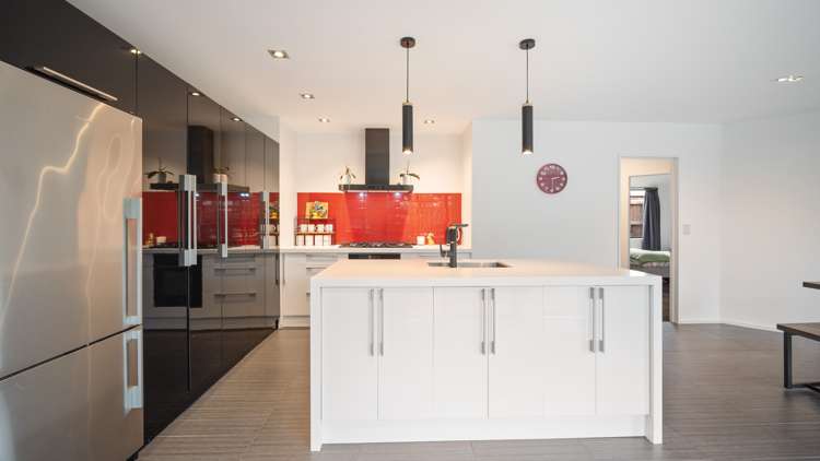 15 Strathmore Gardens Burwood_6