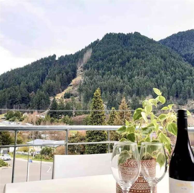 9/15 Gorge Road Queenstown_12