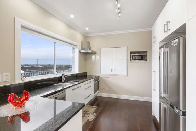 229 Te Atatu Road Te Atatu South_5