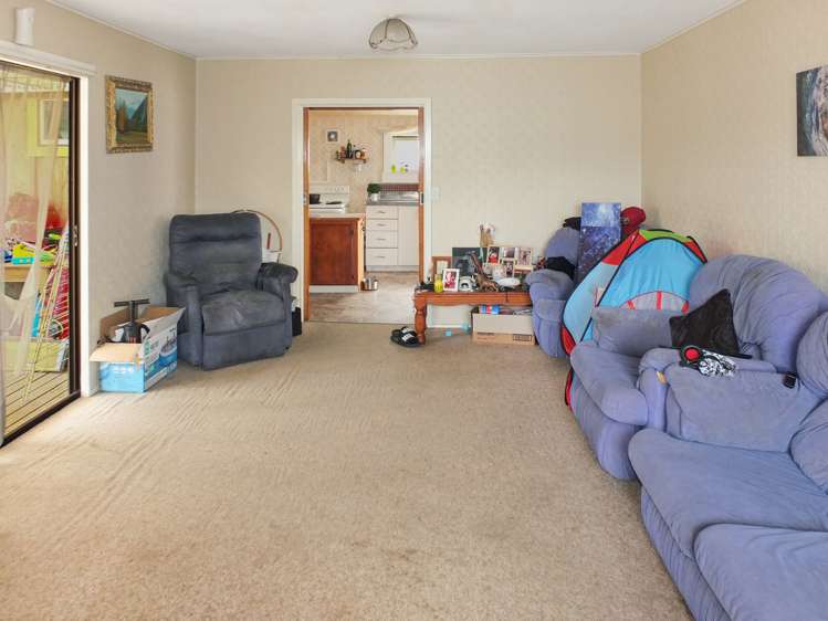 9 Hennessy Street East Foxton Beach_5