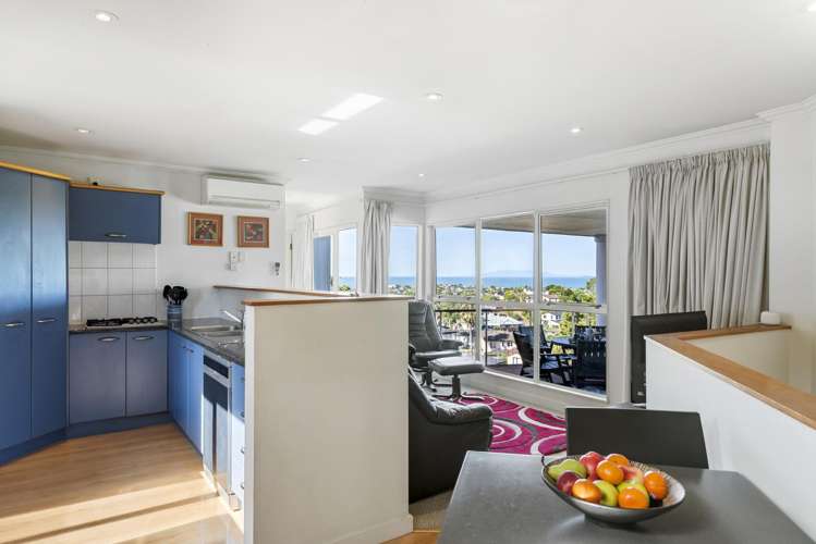 495 & 495A East Coast Road Murrays Bay_11