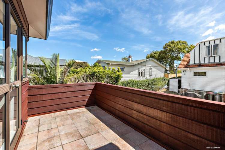 18a Fairholme Avenue Epsom_15