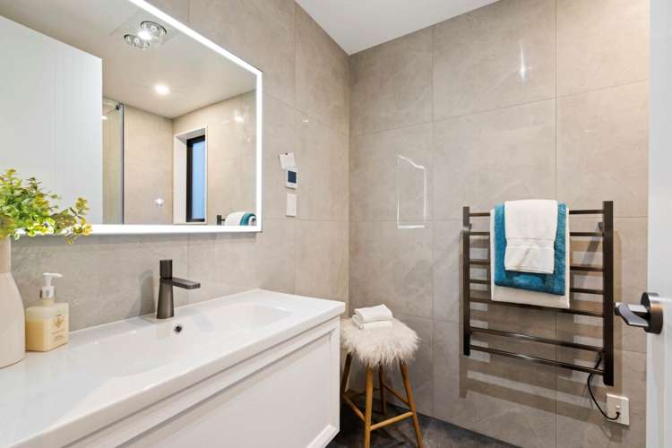 215b Murphys Road Flat Bush_17