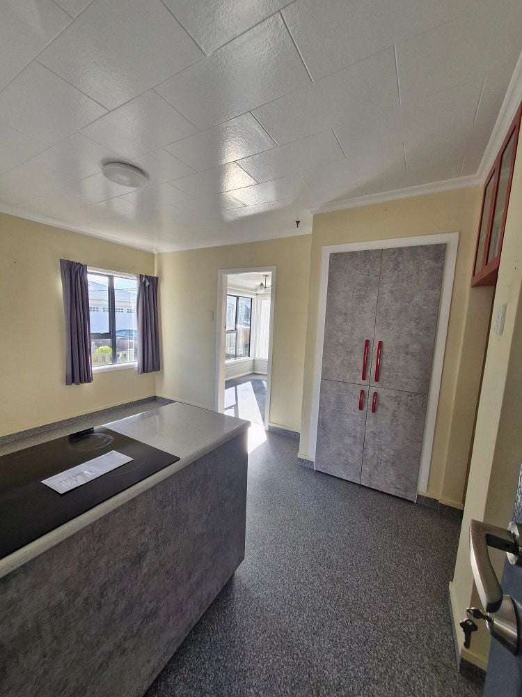 46 Main Road Wainuiomata_16