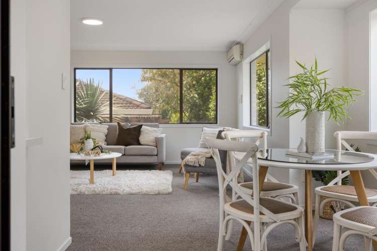 22A Heron Avenue East_0