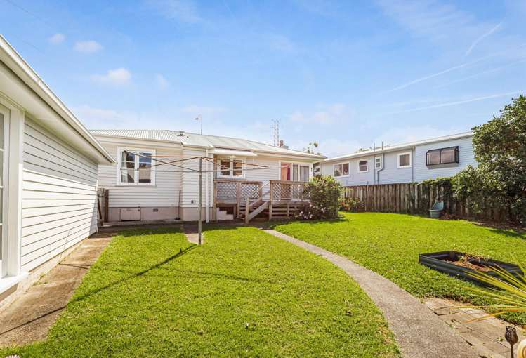 255 Te Atatu Road Te Atatu South_2