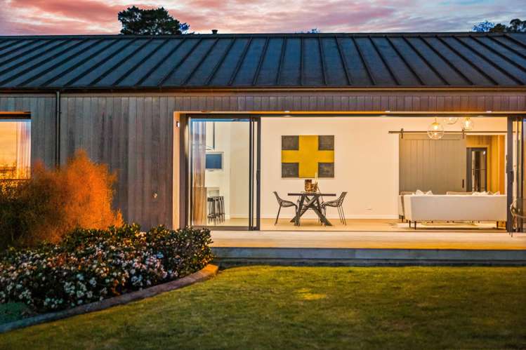 15 Myra Evelyn Grove Dairy Flat_0