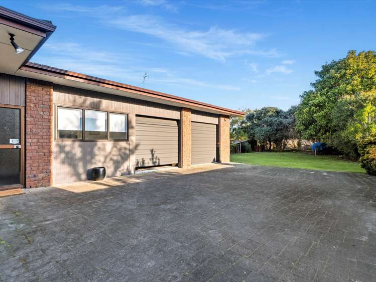 18 and 18A Harbour Drive Otumoetai_12