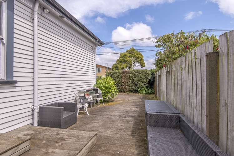 23 Gresford Street Edgeware_18