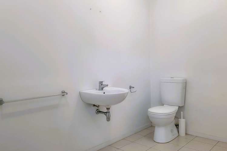 Unit 4/239-243 Great South Road Drury_8