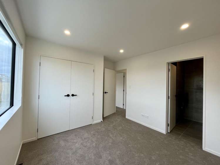12B Massine Place 2334_8