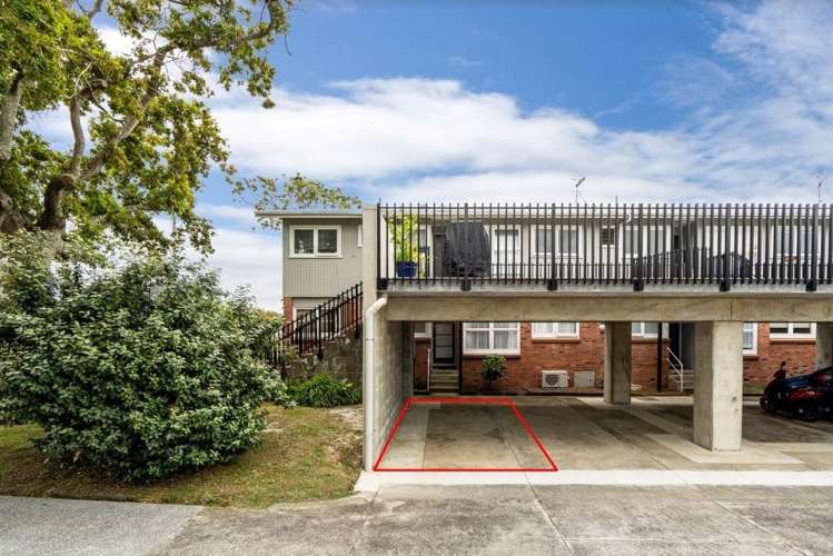 1/221 Hurstmere Road Takapuna_9