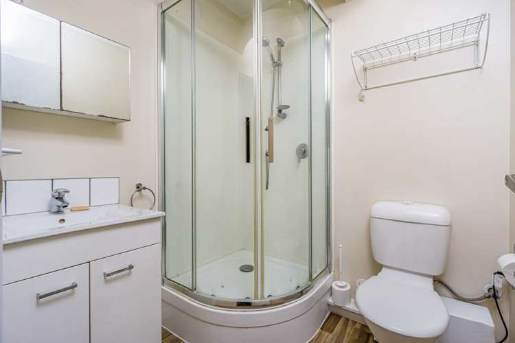 26 Staincross Street Green Bay_19