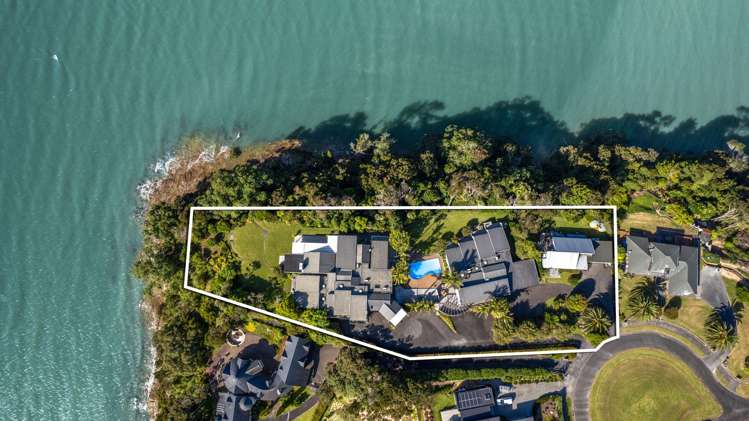 12-14 James Clendon Place Russell_16