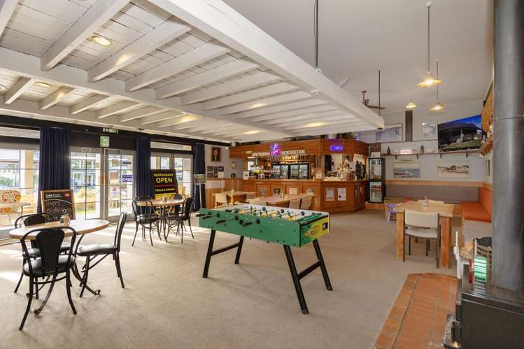 198 Main Road Waikouaiti_21