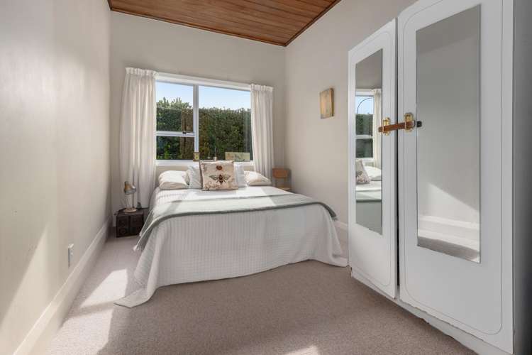 2 John Street Titahi Bay_12