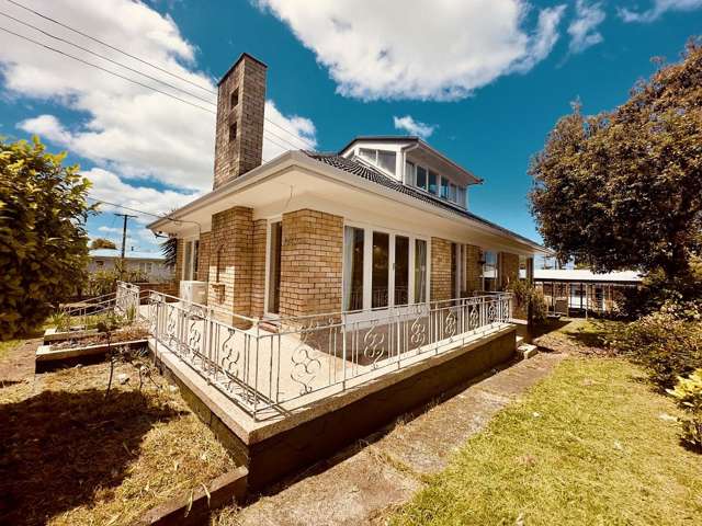 Newly Renovated 4 Bedroom 1.5 Bathroom Family Home