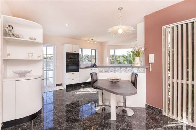 8 Woodview Rise Botany Downs_9