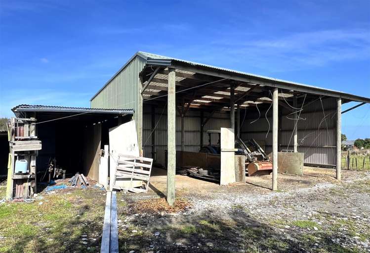 135 Coulson Road Paroa_8