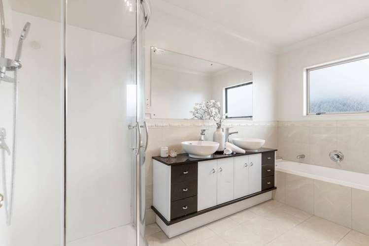 37 Malahide Drive Flat Bush_21